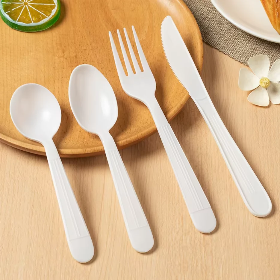 Schweres weißes Besteckset